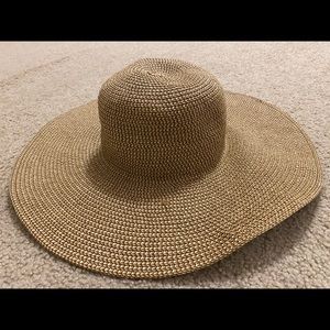 Floppy sun hat